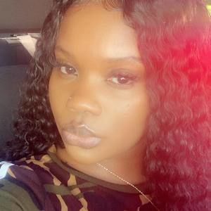 Meet your Posher, Dakia